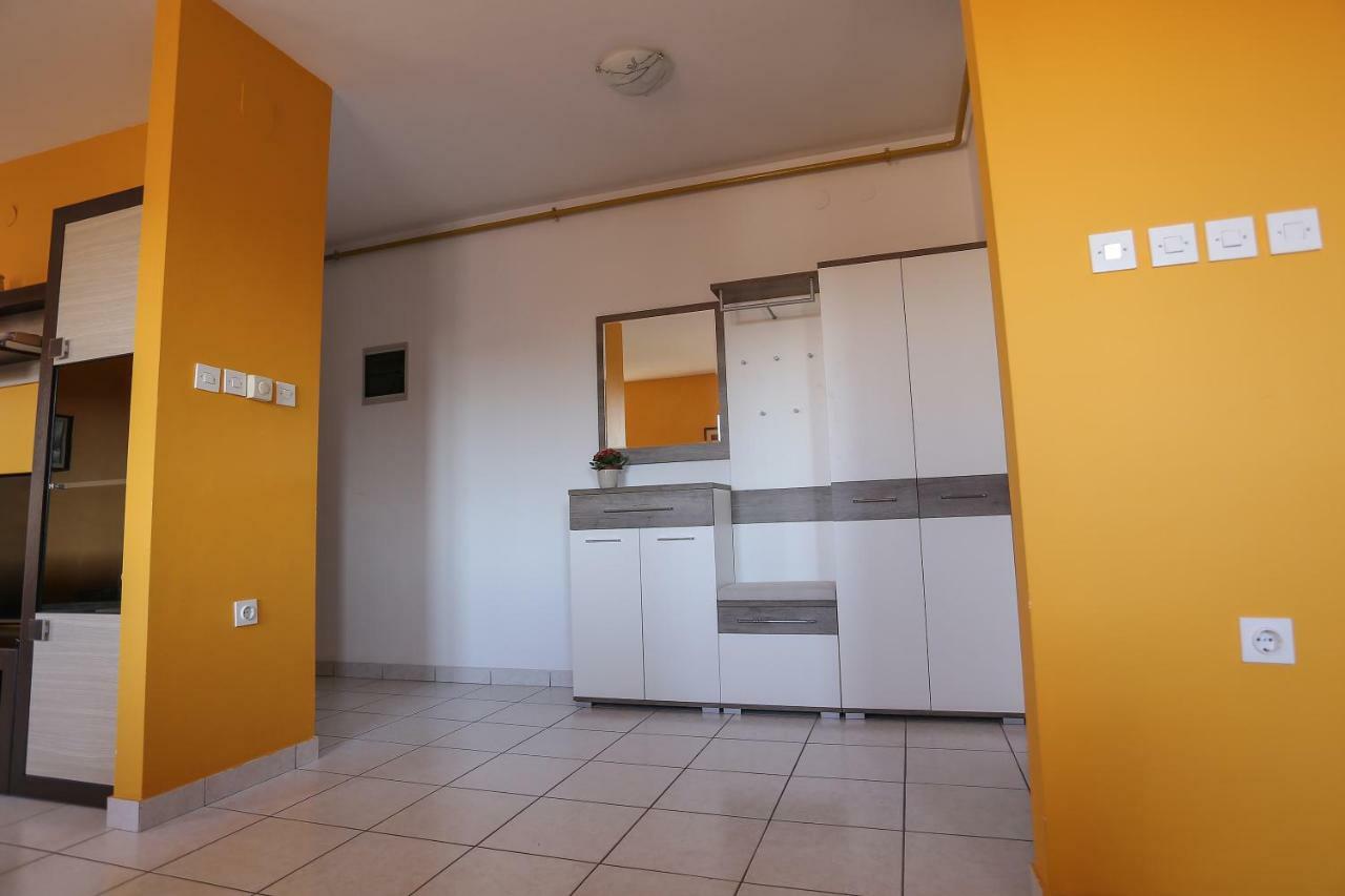 Apartment Sunny Place Pula Exterior photo
