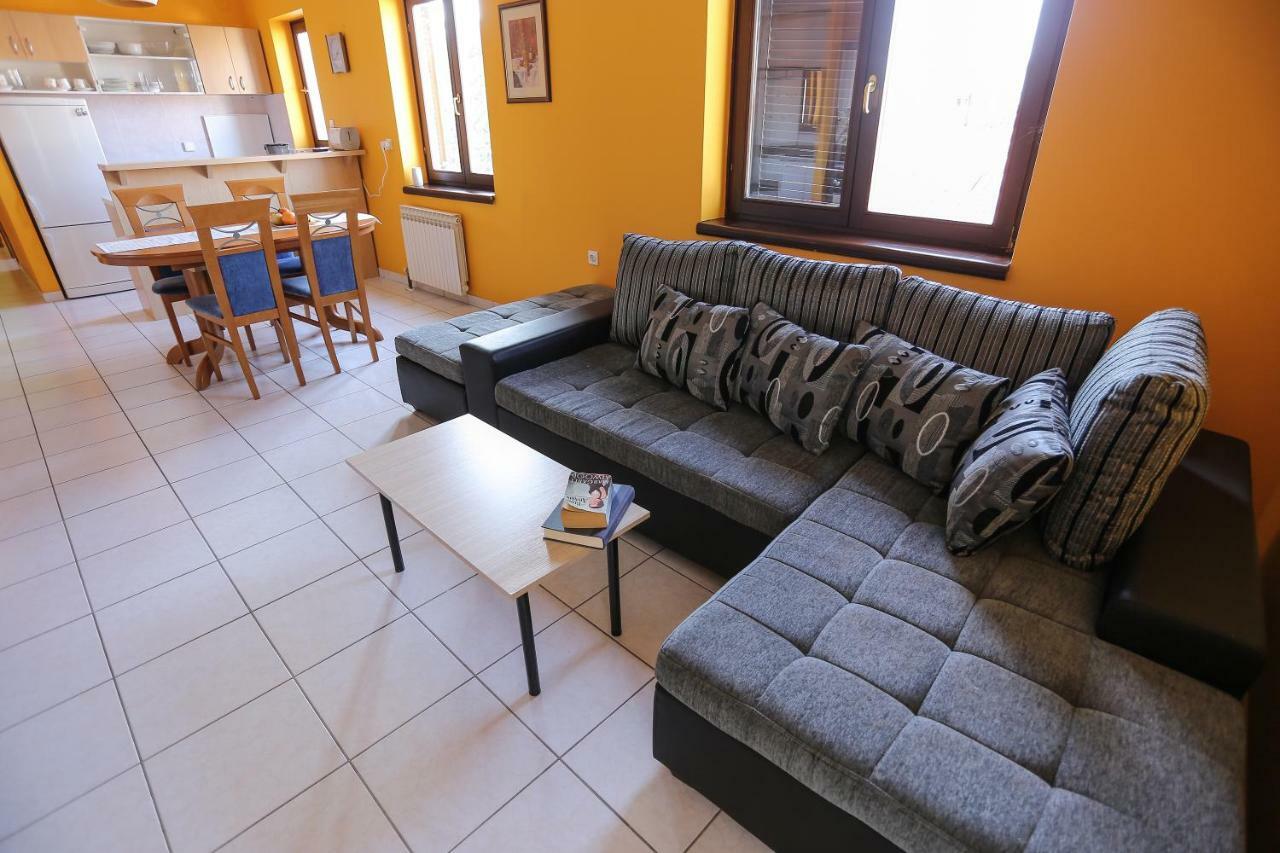 Apartment Sunny Place Pula Exterior photo