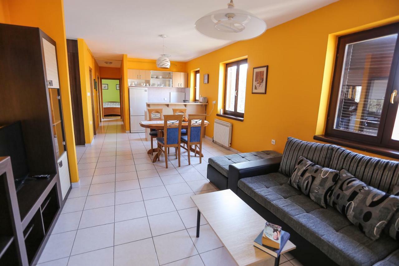 Apartment Sunny Place Pula Exterior photo