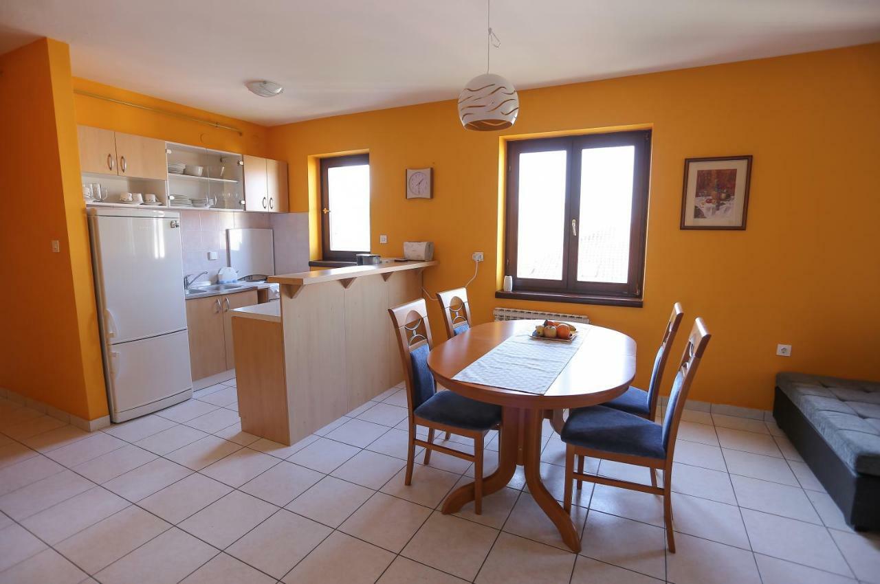 Apartment Sunny Place Pula Exterior photo