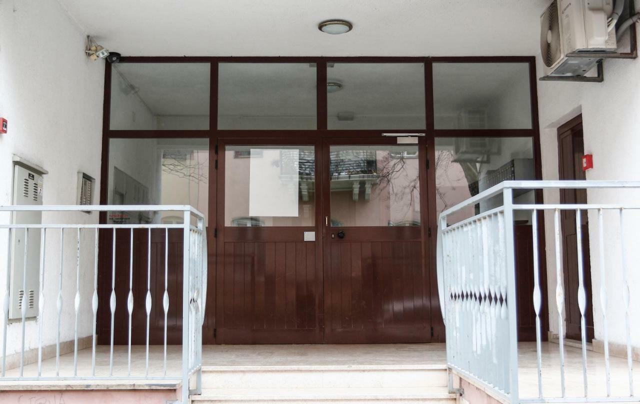 Apartment Sunny Place Pula Exterior photo